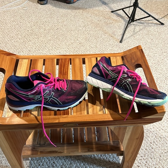 ASICS - Picture 2 of 7